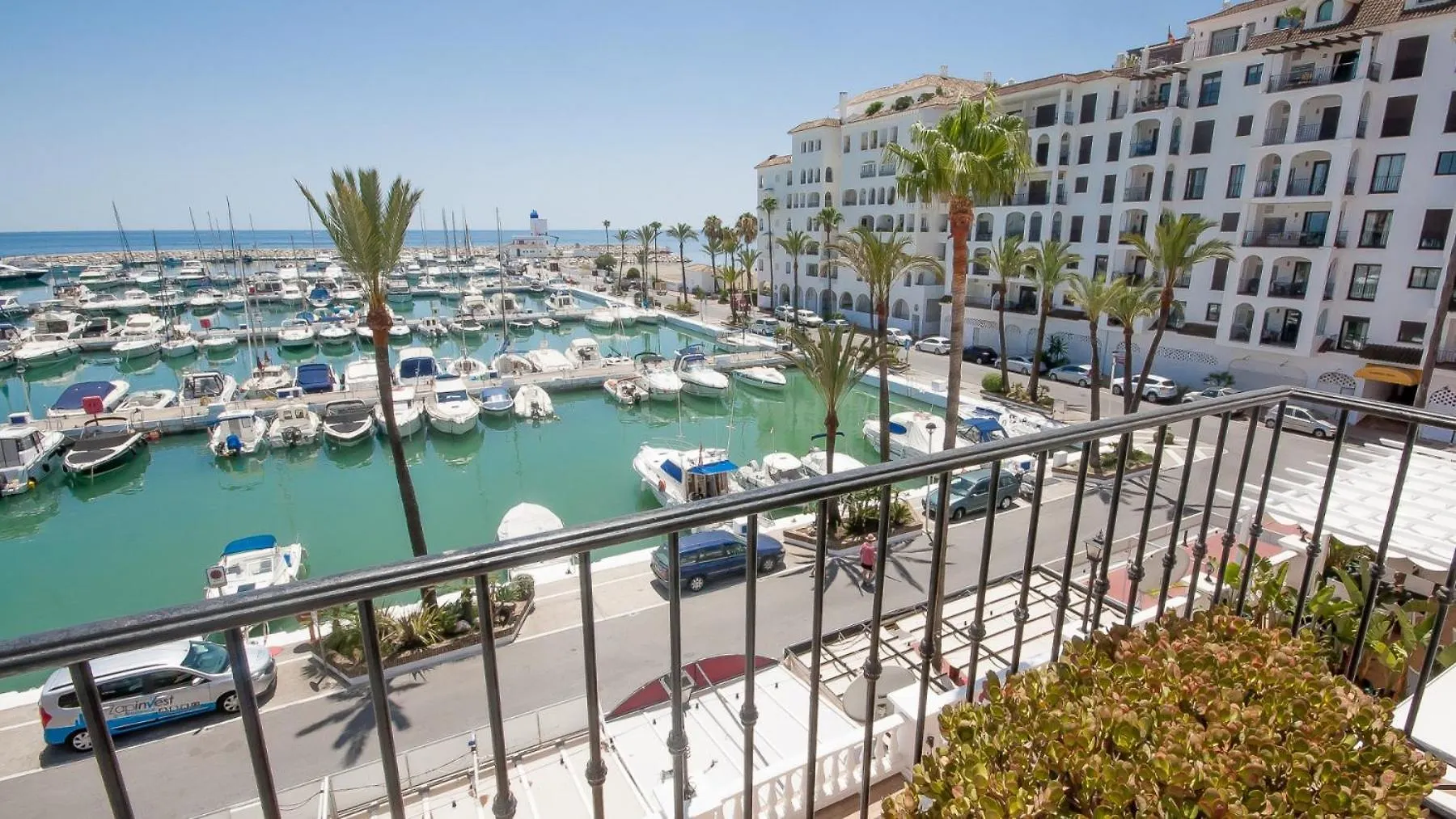 Marina Apartments 939 マニルバ